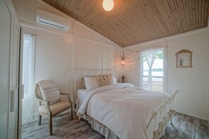 7 bedrooms, iron/ironing board, travel cot, free WiFi