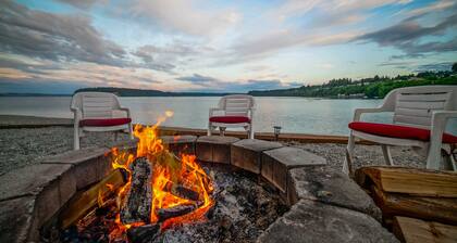 NEW- Amazing Lighthouse Beach Waterfront Homes sleeps 14