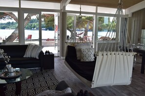 Smart TV, fireplace, table tennis, books - NEW- Amazing Lighthouse  Beach  Waterfront Homes sleeps 14 (Gig Harbor)