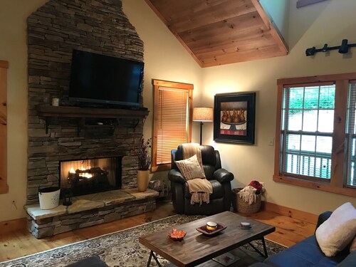 Peaceful Mountain Cabin