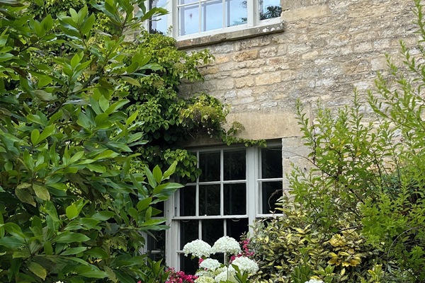 The garden has a variety of seasonal blooms so it looks its best year round.