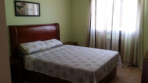 3 chambres, fer et planche à repasser, Wi-Fi gratuit, draps fournis