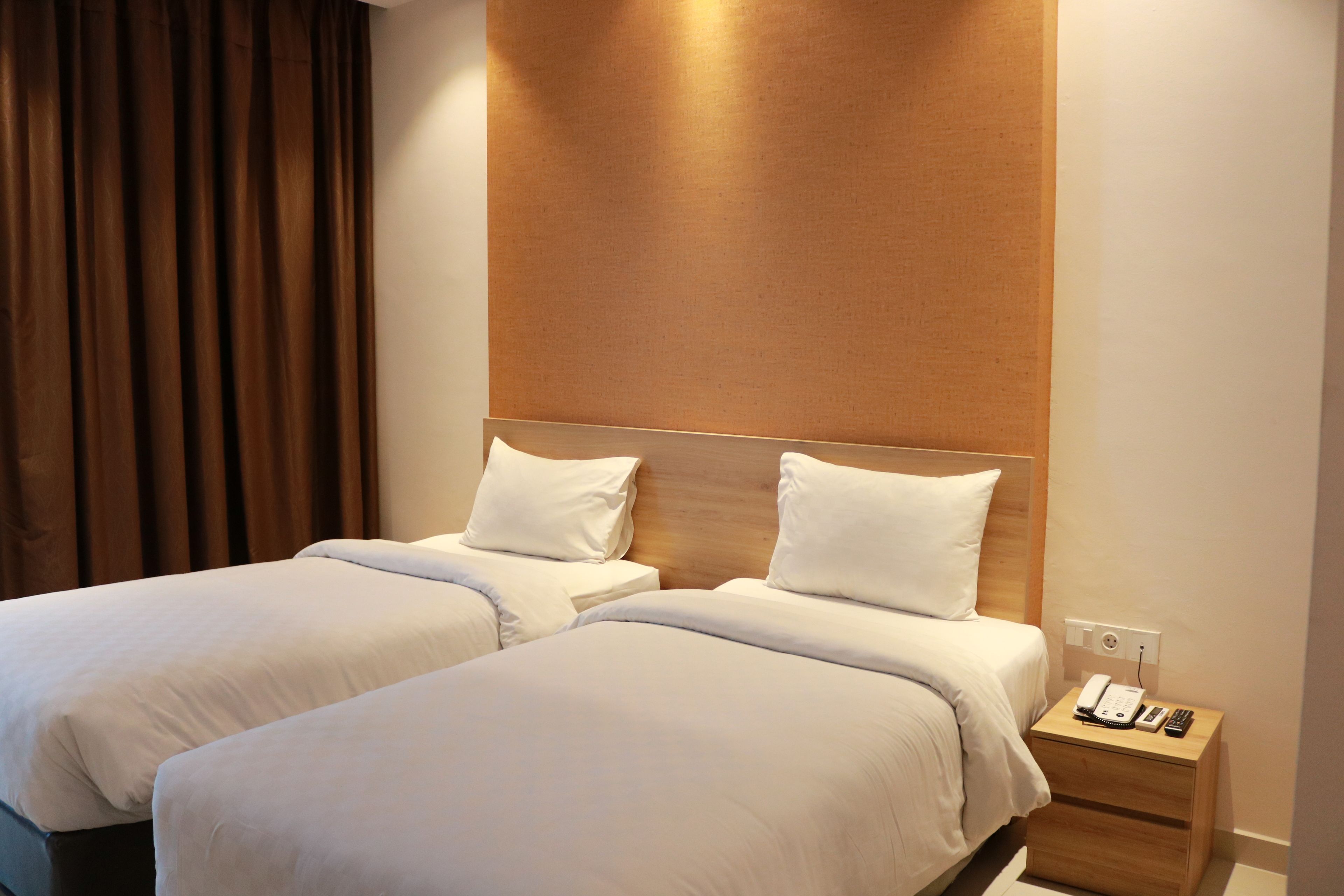 superior twin room | desk, laptop workspace, iron/ironing board, free wifi