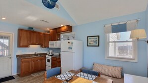 雪櫃、微波爐、爐具、廚房用具/餐具/器皿