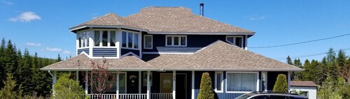 Inspired by the sea!  Total relaxation in the heart of the Trinity Bight! 