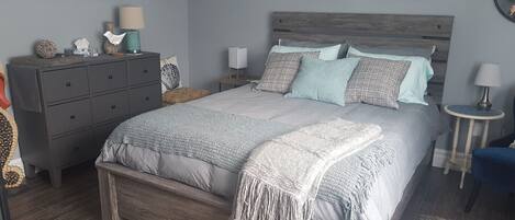 1 bedroom, memory-foam beds, Internet, bed sheets