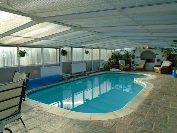 Indoor pool, a heated pool - Well equiped shepherds hut ferrensby north yorkshire with hot tub & sauna barrel (knaresborough)