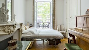 3 bedrooms, WiFi, bed sheets - By Boulevard Saint Germain, by Veeve (Paris)
