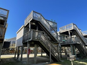 Exterior - Don't worry, you'll be nothing but happy when you walk into Don't Worry Be Happy. (HATTERAS)