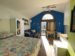 WiFi - Don't worry, you'll be nothing but happy when you walk into Don't Worry Be Happy. (HATTERAS)