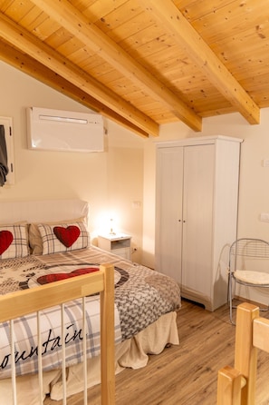 1 bedroom, iron/ironing board, free WiFi, bed sheets