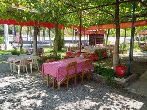 Daily continental breakfast (TRY 20 per person)