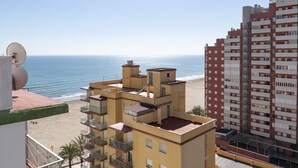 A coastal building with balconies overlooking the beach and the sea. - MONTEMAR, C-12º-33 (Cullera)