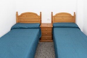 2 slaapkamers, een strijkplank/strijkijzer, wifi, beddengoed