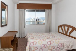 3 Schlafzimmer, Bügeleisen/Bügelbrett, Bettwäsche