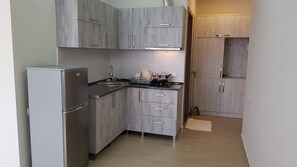 公寓 (402) | 私人廚房 | 電冰箱、爐台、電熱水壺、鍋具/餐盤/廚房用品