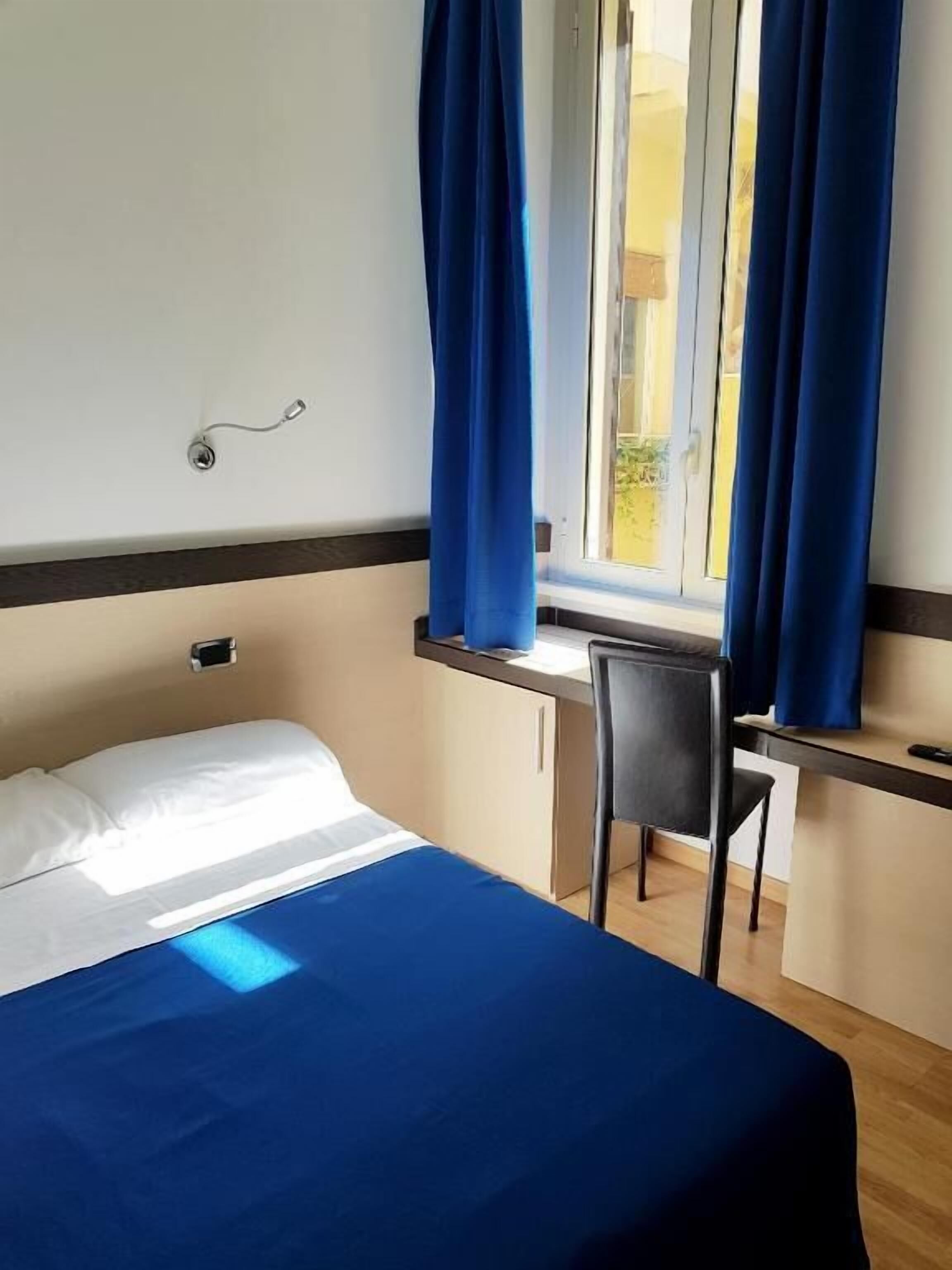 In-room safe, iron/ironing board, bed sheets