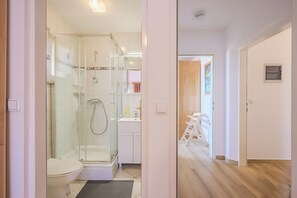 Shower, hair dryer, towels, soap - Apartment Tara Apt 3 (Medulin)