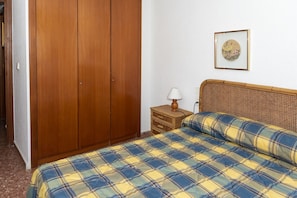 1 bedroom, iron/ironing board, WiFi, bed sheets - FLORAZAR 2, II-14-A (Cullera)