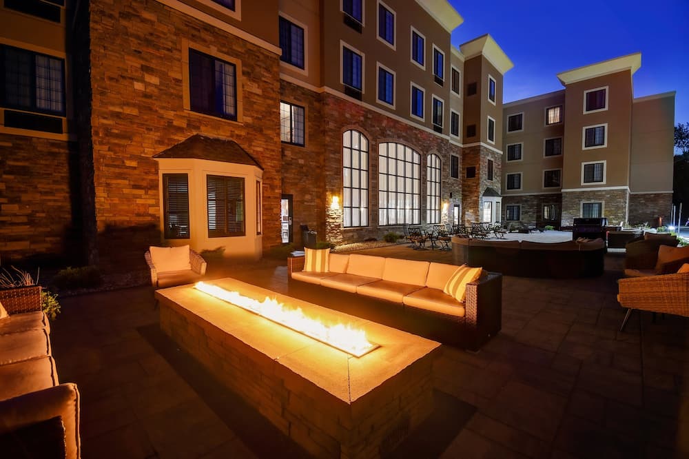 Staybridge Suites Holland by IHG