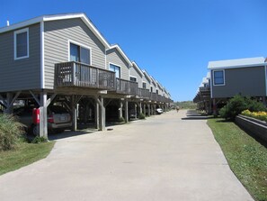 Exterior - You'll be happy to surf into Sailing In A Gale! (HATTERAS)
