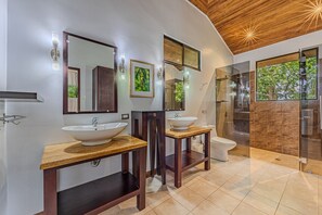 Shower, hair dryer, towels, soap - Pacifica- Spectacular Views, On-site Staff, Gated Community-Paved Road Access (Savegre de Aguirre)