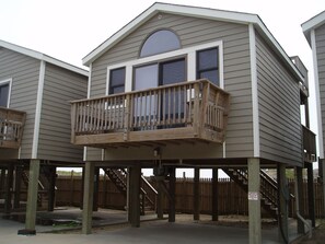 Exterior - "Might as Whelk" is a spacious beachy cabana! (HATTERAS)