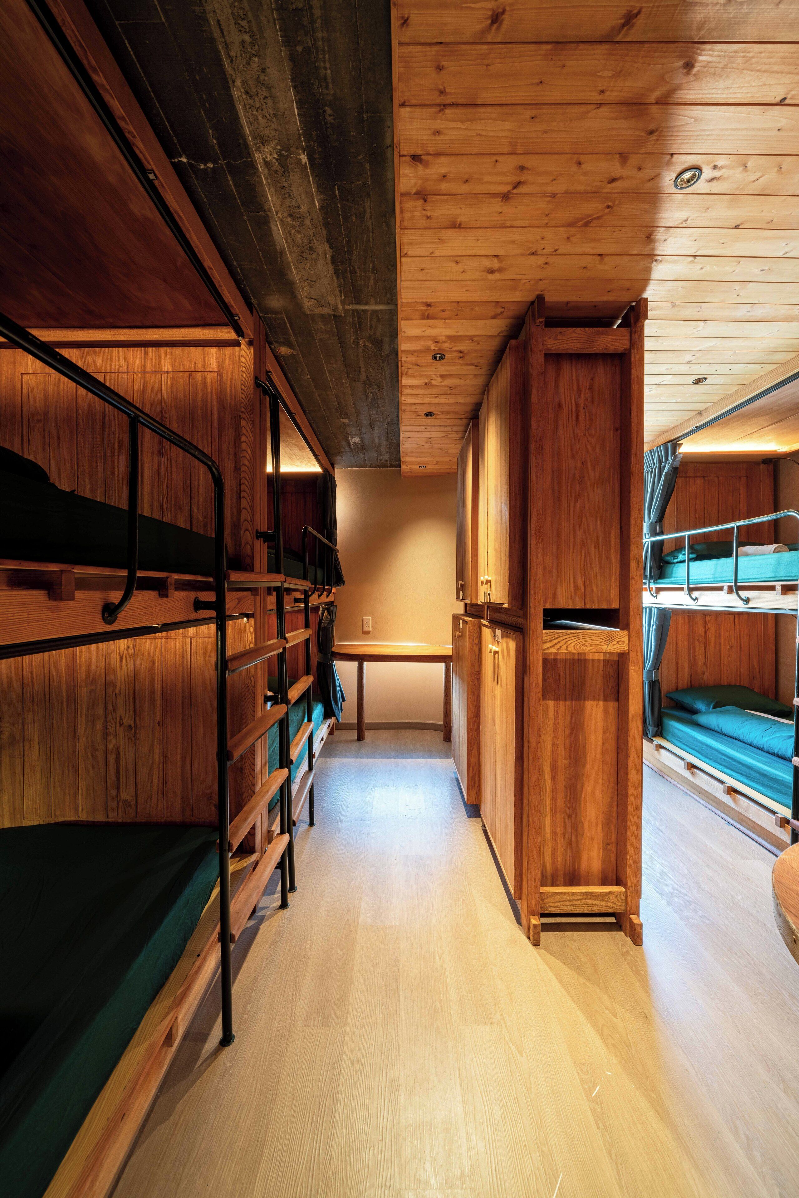 Bed in 6 - Mixed Bed Dorm | Mørklægningsgardiner, lydisolering, gratis Wi-Fi, sengetøj