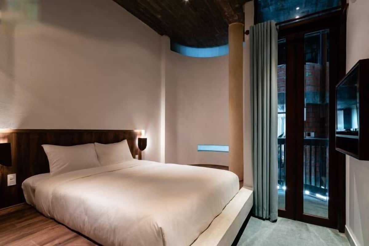 Pillow-top beds, soundproofing, free WiFi, bed sheets