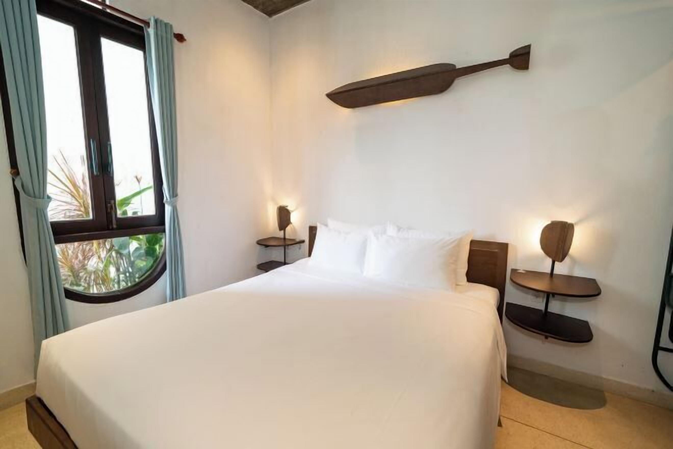 Blackout curtains, soundproofing, free WiFi, bed sheets