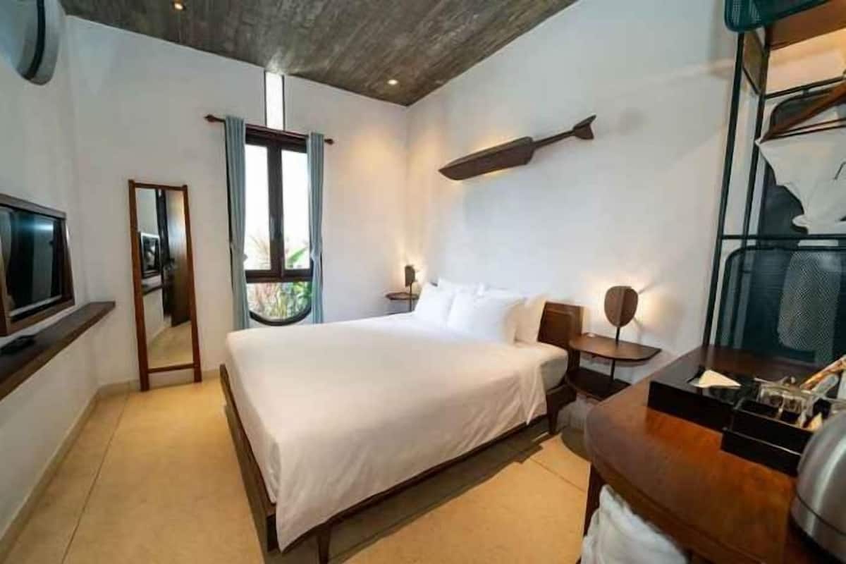 Pillow-top beds, soundproofing, free WiFi, bed sheets