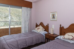 2 Schlafzimmer, Bügeleisen/Bügelbrett, Bettwäsche