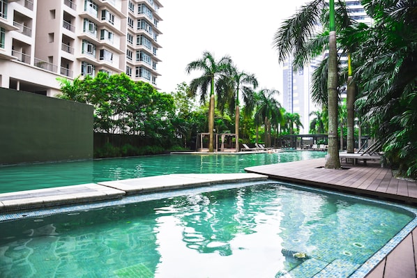 Innenpool, Außenpool