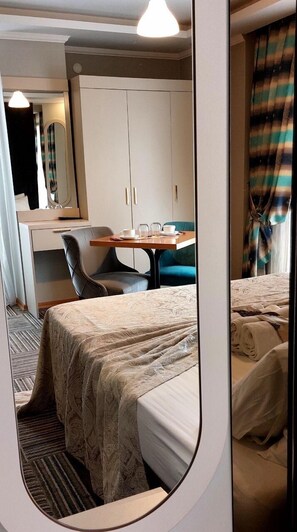 1 bedroom, individually decorated, individually furnished, soundproofing