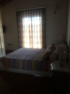 3 chambres, accès Internet, draps fournis