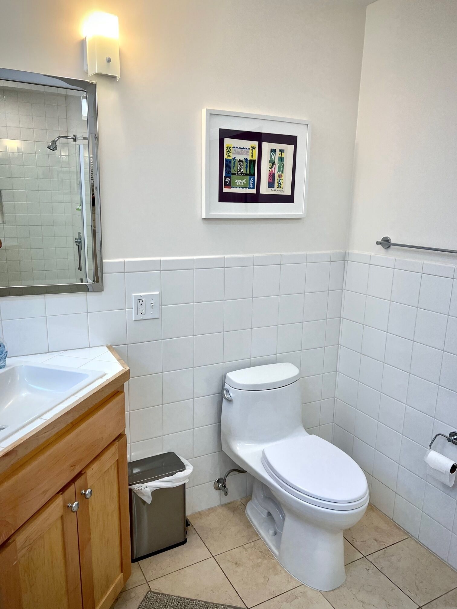 Matisse provides a touch of color, Bosque Bonito bath