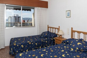 2 chambres, fer et planche à repasser, draps fournis
