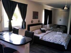 Deluxe Studio - Guest House First Stop (Rakovica)