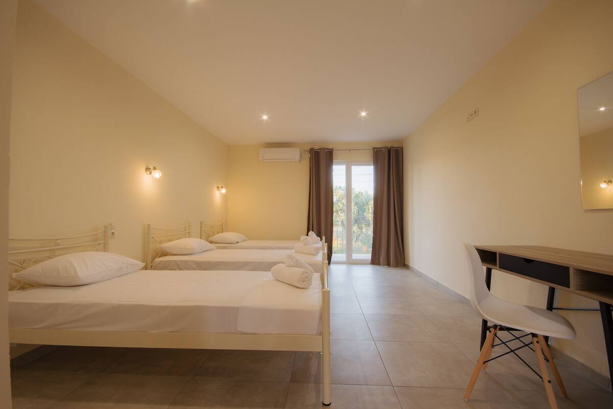 Comfort Triple Room