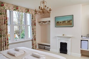 4 bedrooms, hypo-allergenic bedding, in-room safe, desk