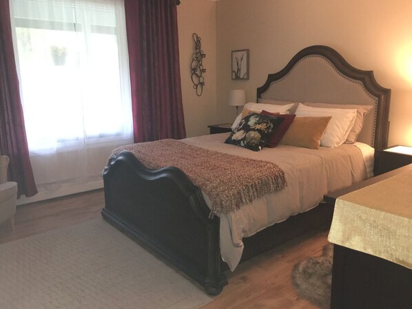 1 Schlafzimmer, Betten mit Memory-Foam-Matratzen, Bügeleisen/Bügelbrett