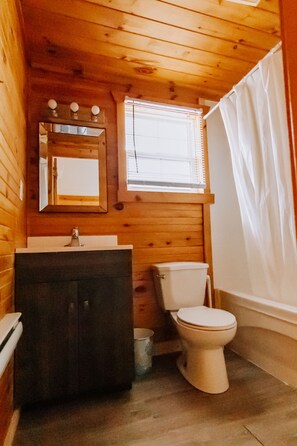 Combined shower/tub