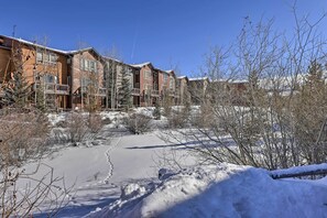 Exterior - Pet-Friendly Fraser Condo w/ Community Hot Tub (Fraser)