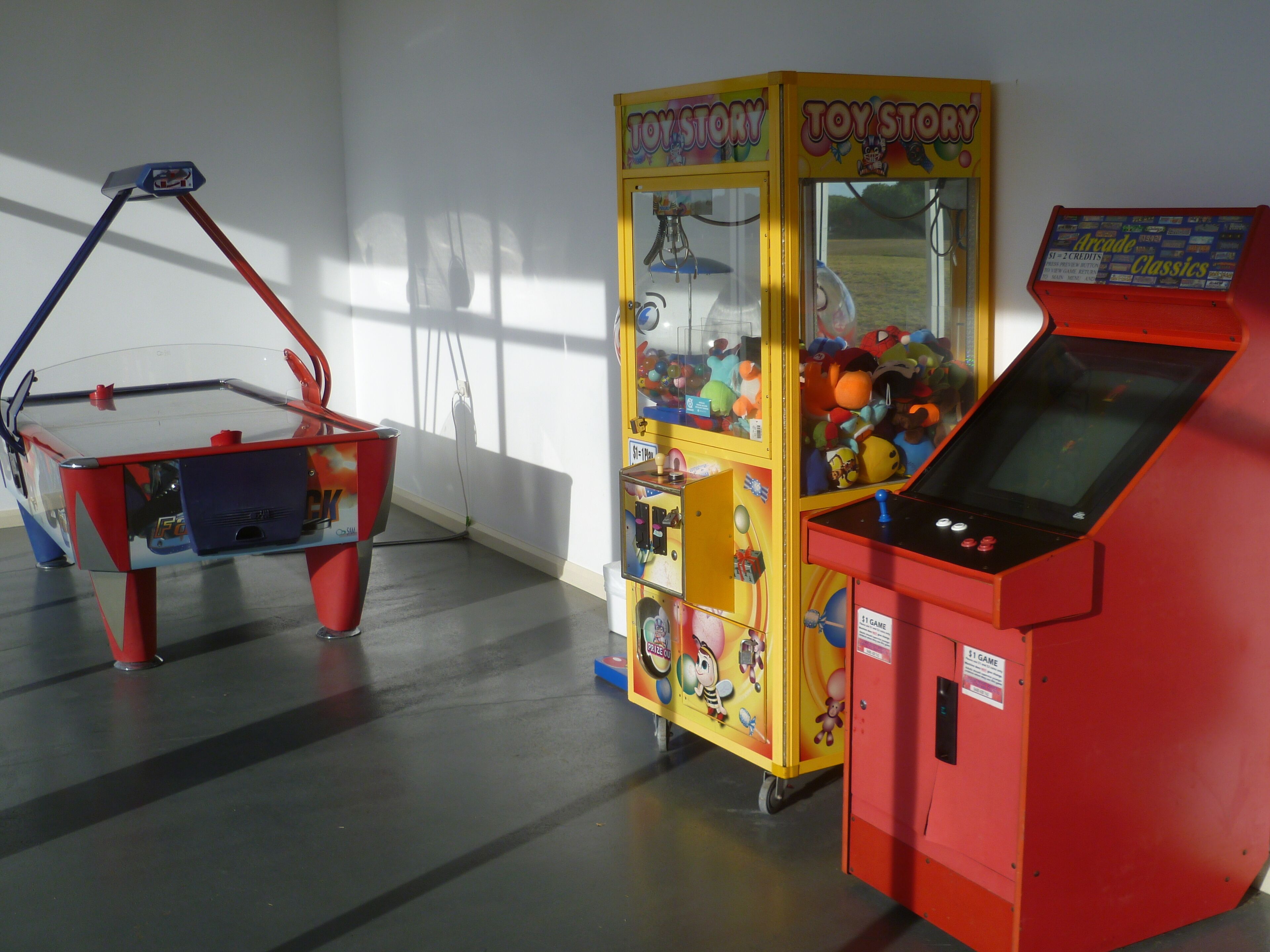 Heated outdoor pool . 25min from Bicheno and St Helens  . — image 30