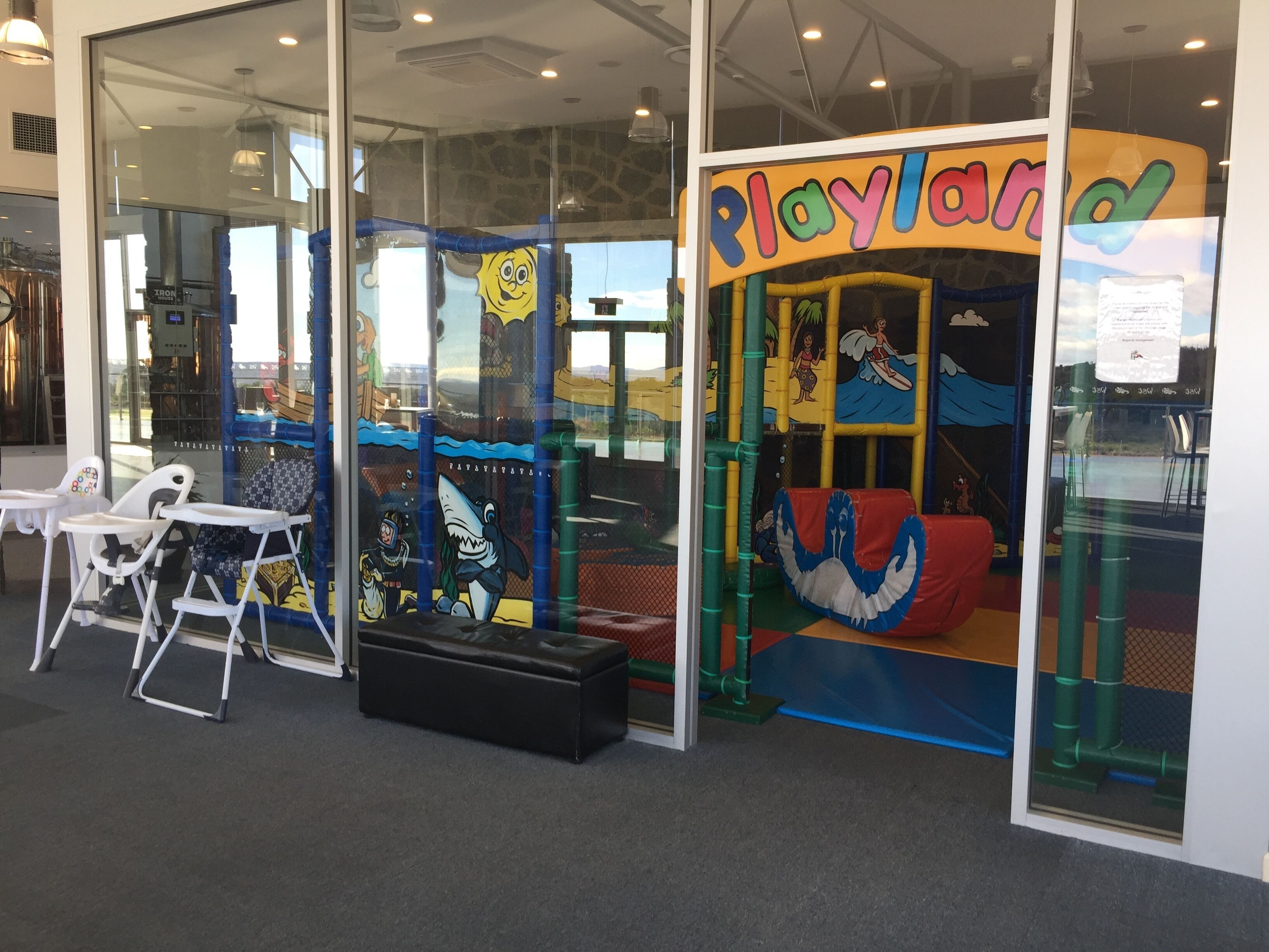 Heated outdoor pool . 25min from Bicheno and St Helens  . — image 5