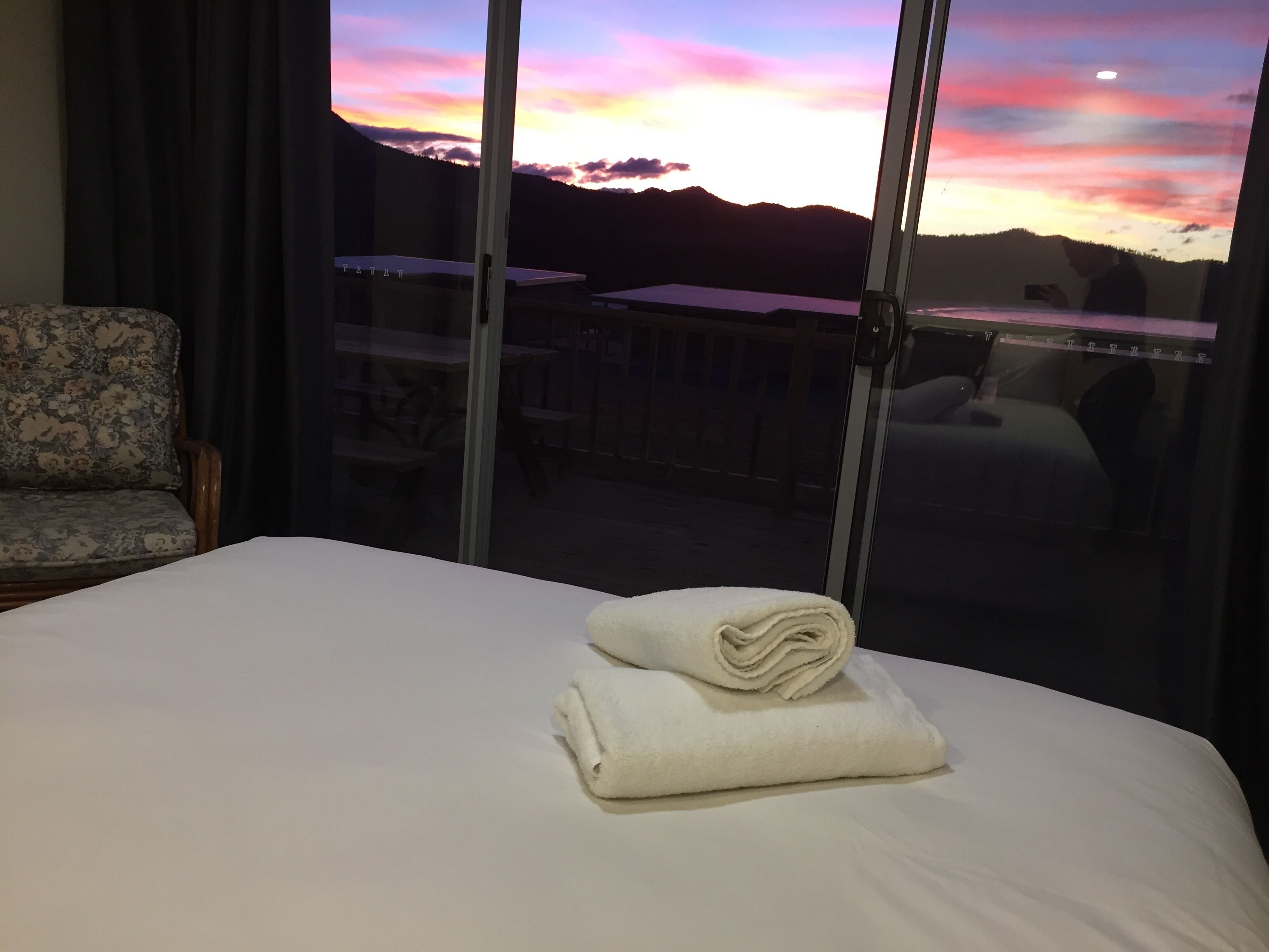 Heated outdoor pool . 25min from Bicheno and St Helens  . — image 15