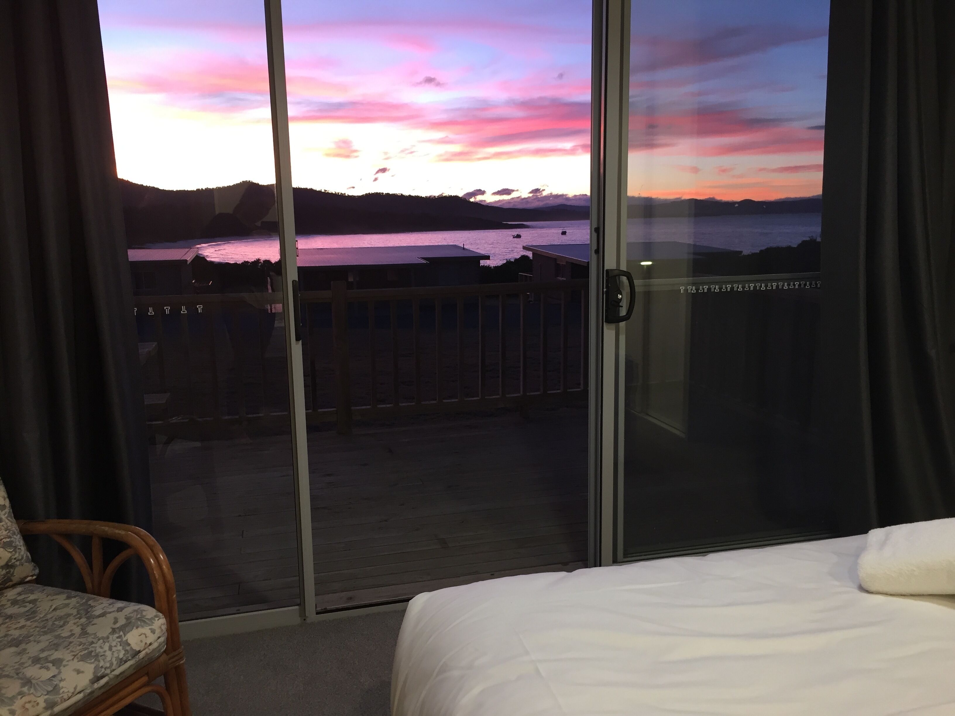 Heated outdoor pool . 25min from Bicheno and St Helens  . — image 16