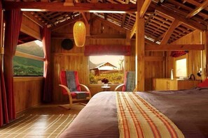 Design Villa | Individually decorated, individually furnished, desk, laptop workspace - Lucky Daisy Buffalo House (Sa Pa)