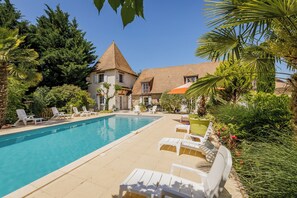 Outdoor pool, a heated pool - La Tronquiere (Lacropte)