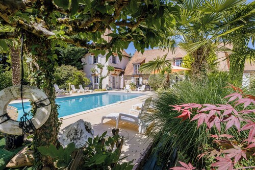 Beautiful old stone house with private heated swimming pool